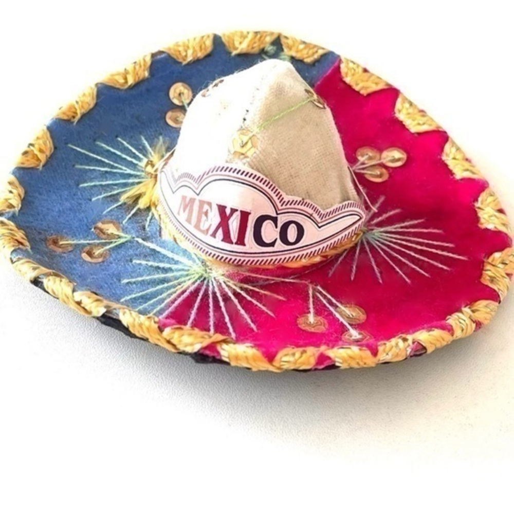 VINTAGE Miniature Mexican Sombrero!
